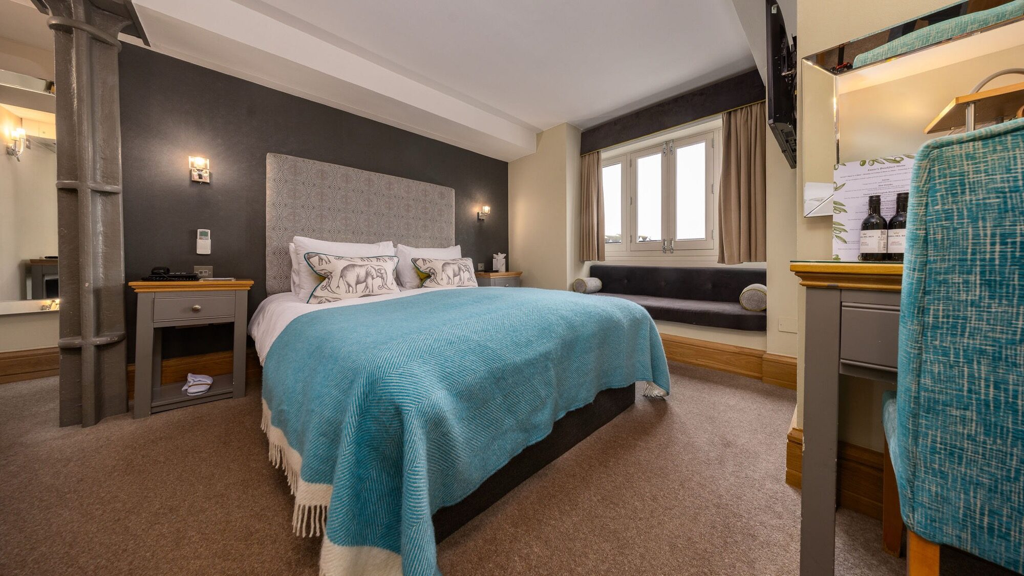 The Superior Double room at Ennios
